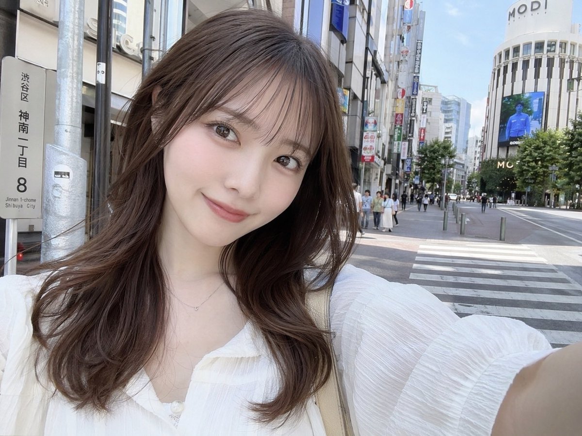 涩谷街头写实自拍 - AI 生成效果图