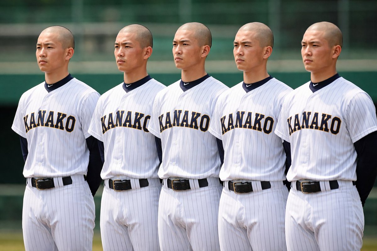 Identical Baseball Players Lineup - AI 生成效果图