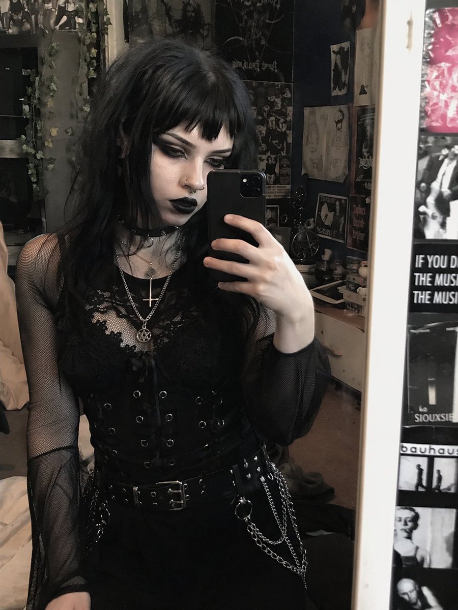 Goth Style Transformation - AI 生成效果图